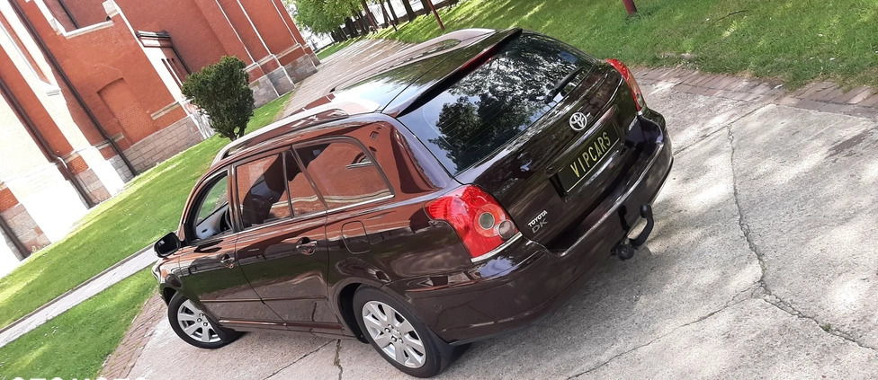 Toyota Avensis cena 19999 przebieg: 220000, rok produkcji 2008 z Złocieniec małe 781
